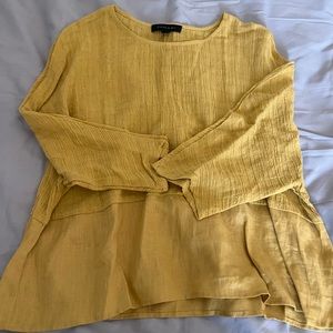 Women’s Tahari medium shirt